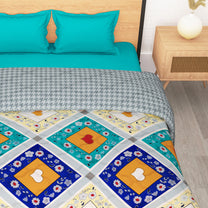 180 GSM Multicolor Abstract Microfiber Fusion Reversible Double Comforter