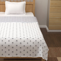 Super Soft Cambric Cotton White & Light Purple Floral Pixel Single Dohar