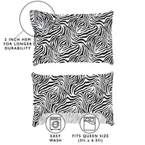 Arena 186 TC Black & White Queen Size Fitted Bedsheet With 2 Pillow Cover