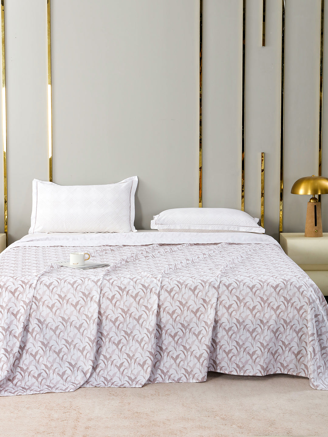 Bliss White & Burgundy bedsheet, front view