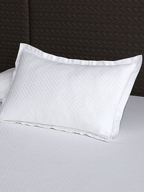 Matching pillow cover with flange border