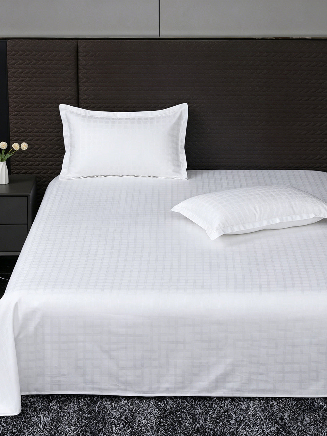 Heritage 500 TC Cotton Jacquard King Bedsheet – White Check on a king bed