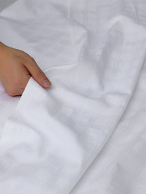 Soft drape of the 500 TC long-staple cotton