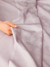 Soft drape of the 500 TC long-staple cotton