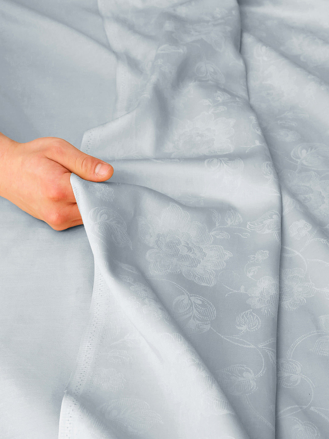 Soft drape of the 500 TC long-staple cotton