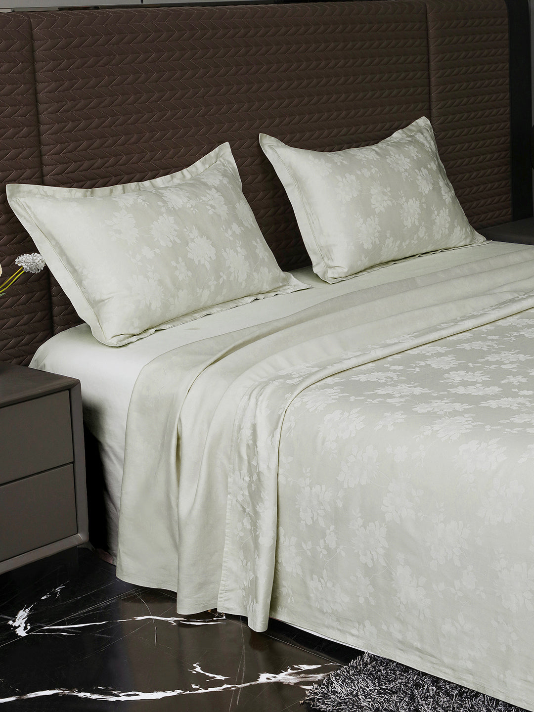 Heritage Sage Green bedsheet, side view with pillow covers