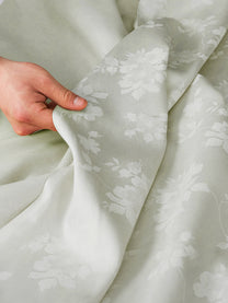 Soft drape of the 500 TC long-staple cotton