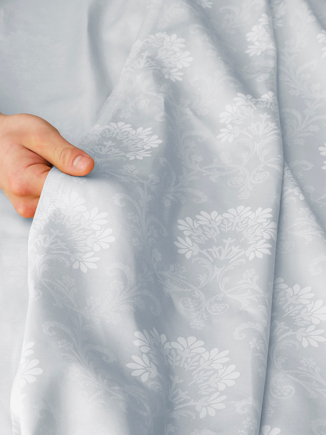 Soft drape of the 500 TC long-staple cotton