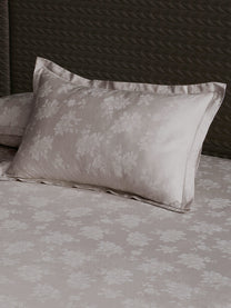 Matching pillow cover with flange border