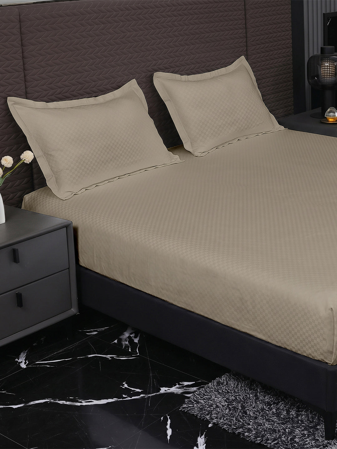 Heritage Beige fitted sheet, side view