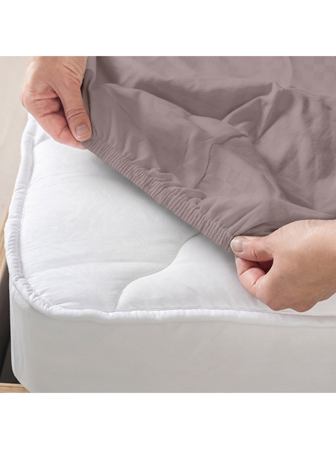 Deep pocket fits mattresses up to 12 in