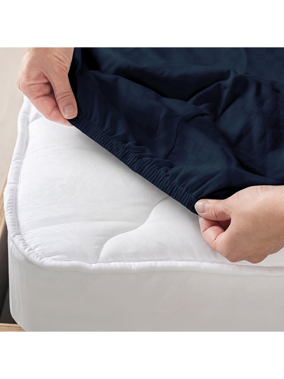 Deep pocket fits mattresses up to 12 in