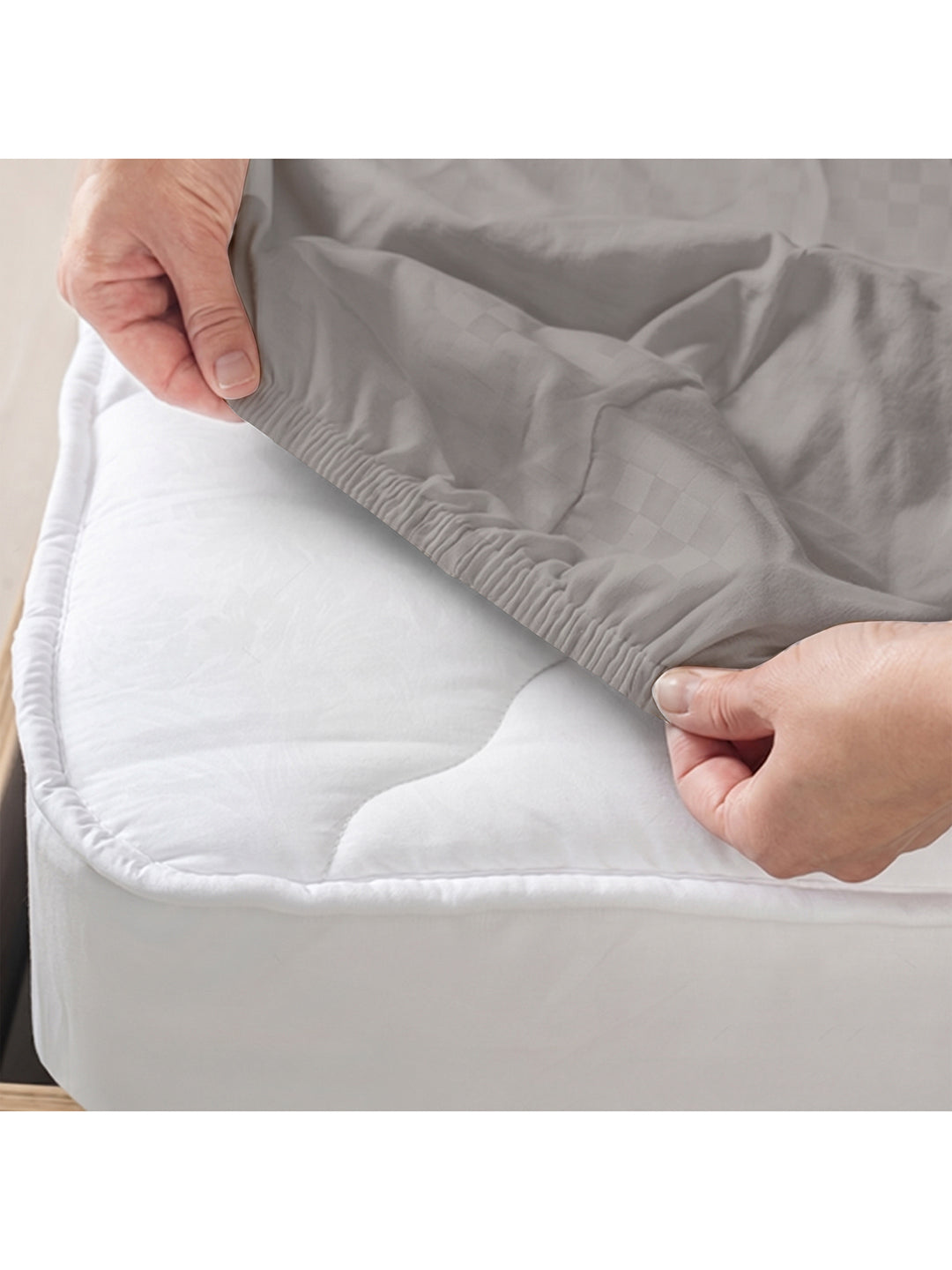 Deep pocket fits mattresses up to 12 in