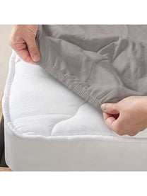 Deep pocket fits mattresses up to 12 in