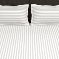 300 TC White 1 King Size Bedsheet With 2 Pillow Cover