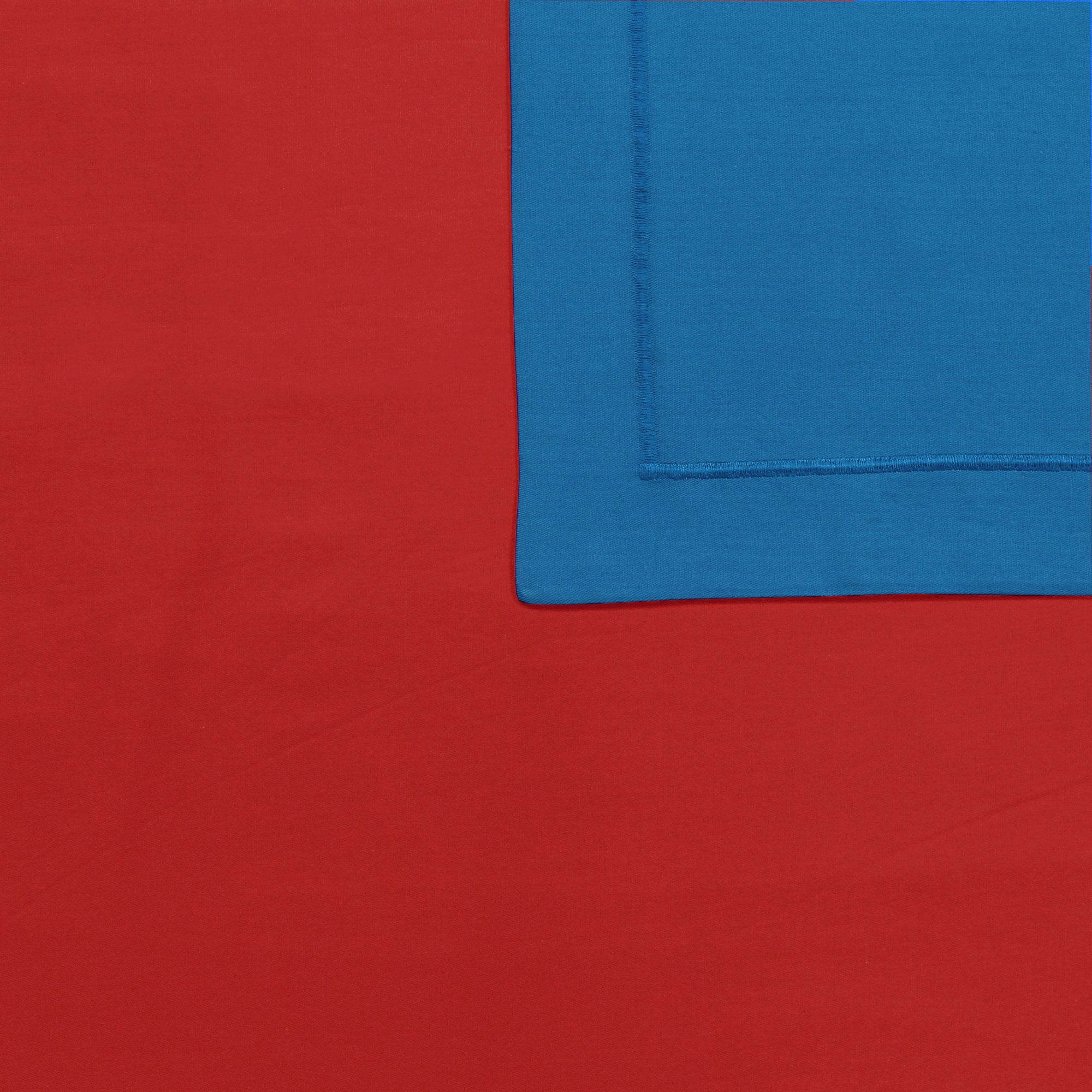 PAVO Tranquil Solid Luxurious King Bedsheet (Red and Blue)